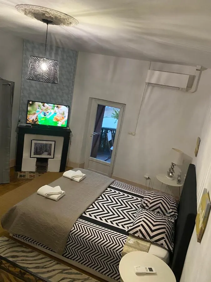 La Casa Du Port, Chambres, Suite Privee, Appartement Avec Vue Sur La Riviere Capendac France